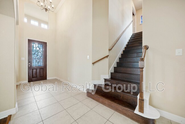 Building Photo - 431 Calm Springs