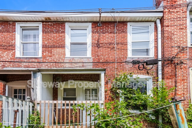 Building Photo - 1060 Markee Terrace