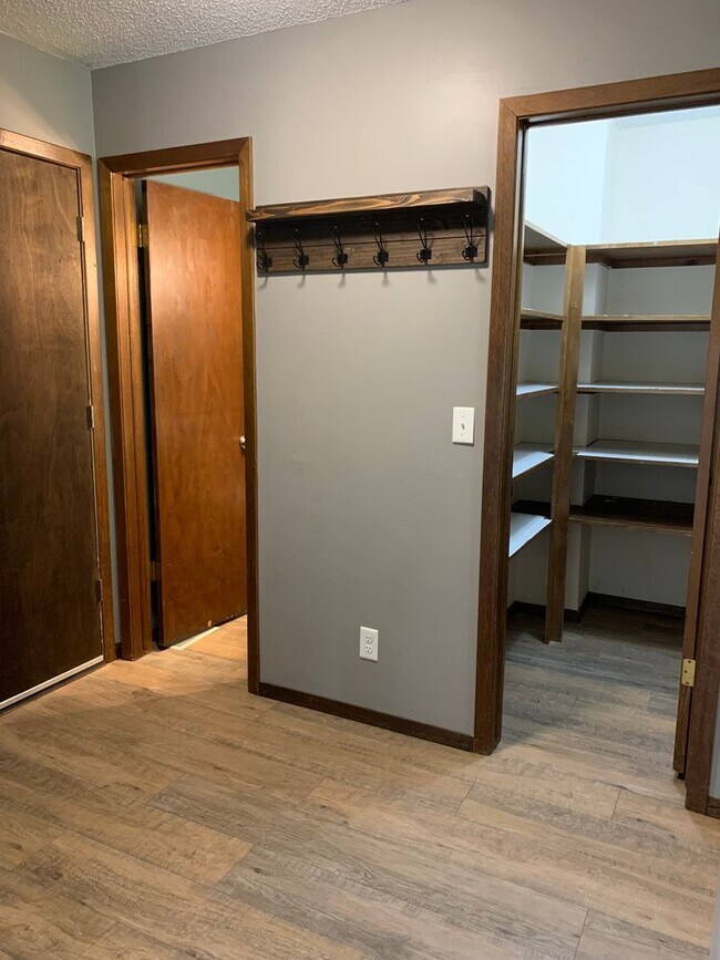 Building Photo - 8924-8926 E Bluestem
