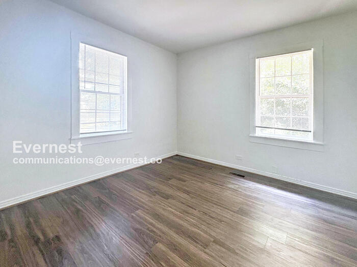 Building Photo - 253 11th Ave NE