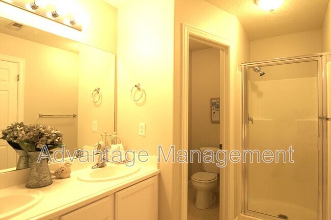 Building Photo - 4044 S Lake Vista Dr