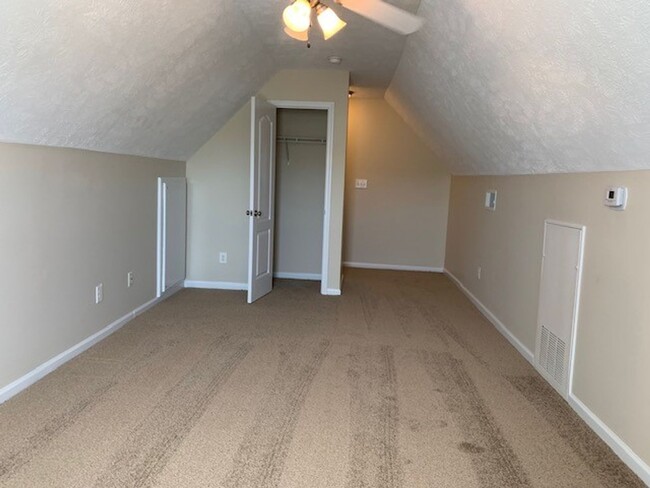 Building Photo - Acorn Ridge Home (RC)