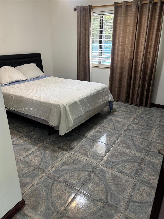 Building Photo - 2514 Taylor St