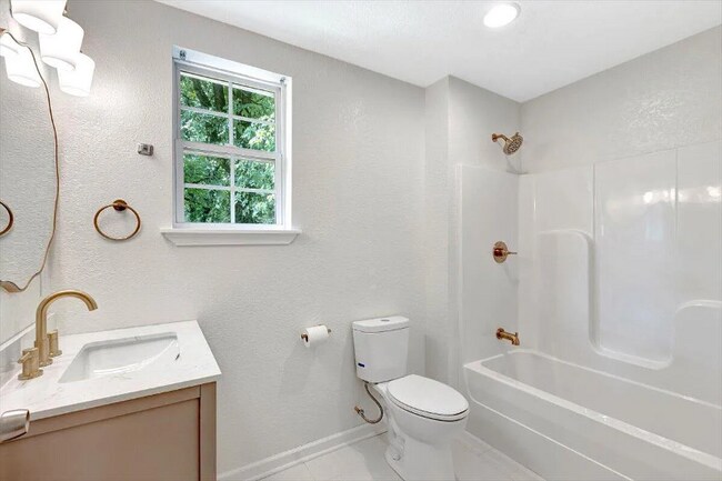 Building Photo - 3926 Arkwright St