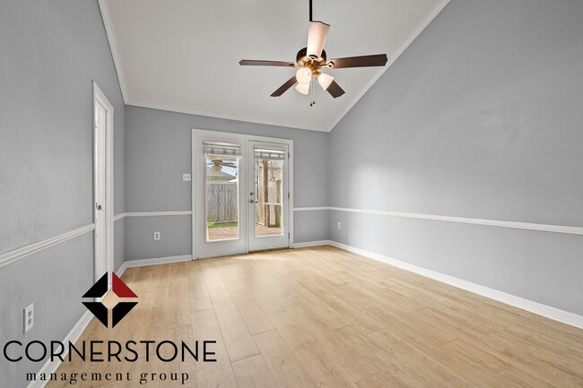 Building Photo - 3 bedroom home LOCATED OFF OF JONES CREEK ROAD!