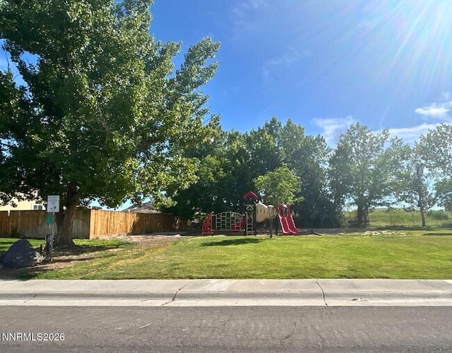 Building Photo - 1227 Green Valley Dr