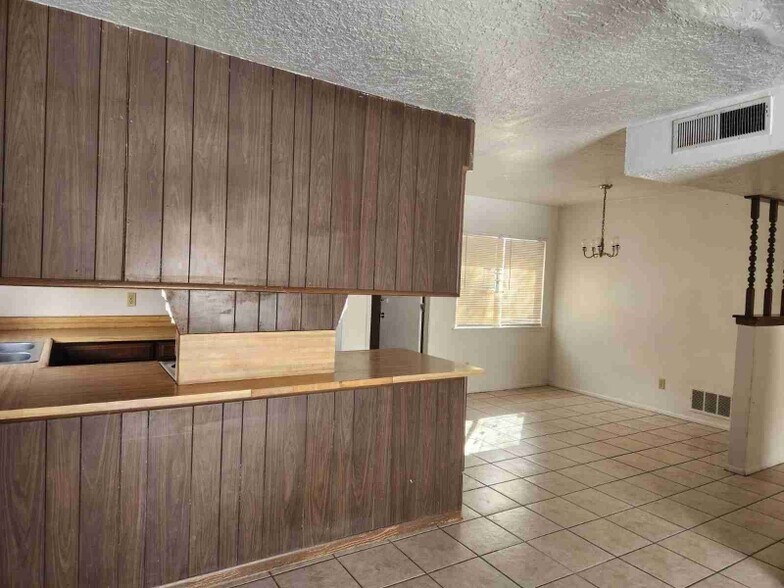 Building Photo - 2318 Calle Pacifico