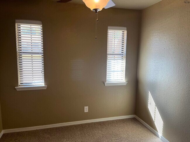 Building Photo - 1308 Montgomery St