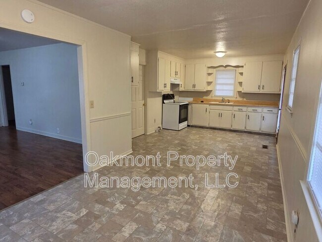 Building Photo - 5313 Bayleaf Dr