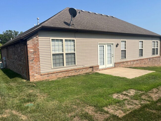 Building Photo - Great 3 Bedroom!