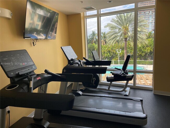 Building Photo - 1745 E Hallandale Beach Blvd