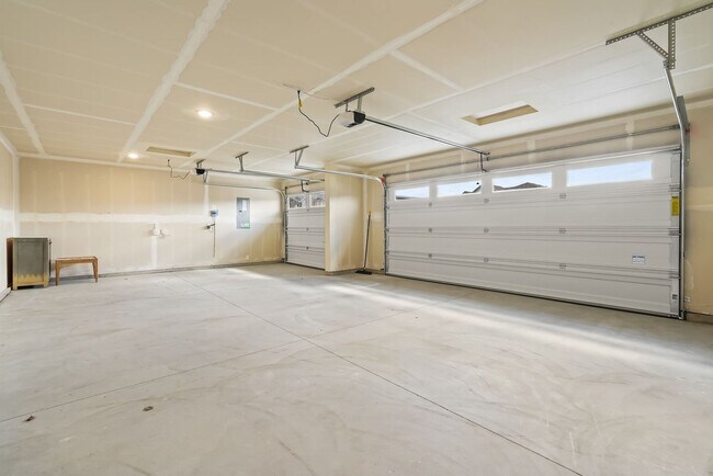Building Photo - 5302 E Burnte Peak St
