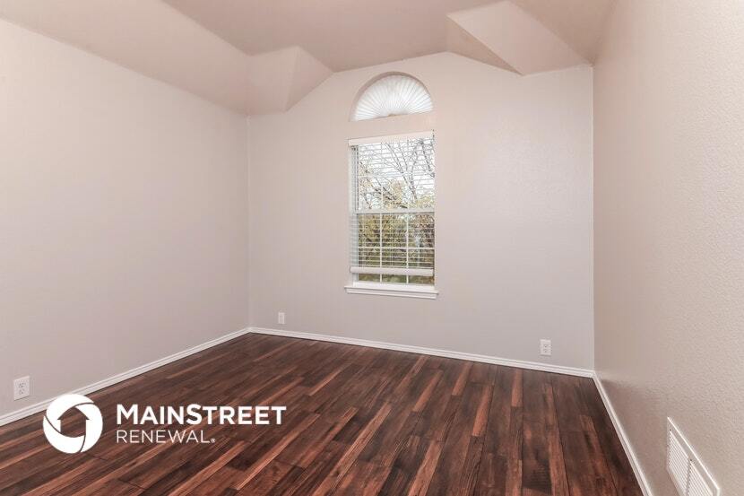 Building Photo - 520 Welch Dr