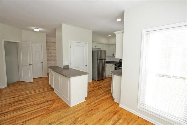 Building Photo - 2210 Orchard Park Cir NW