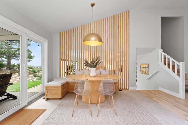 Building Photo - Stunning Fully Furnished Rental in Golden,...