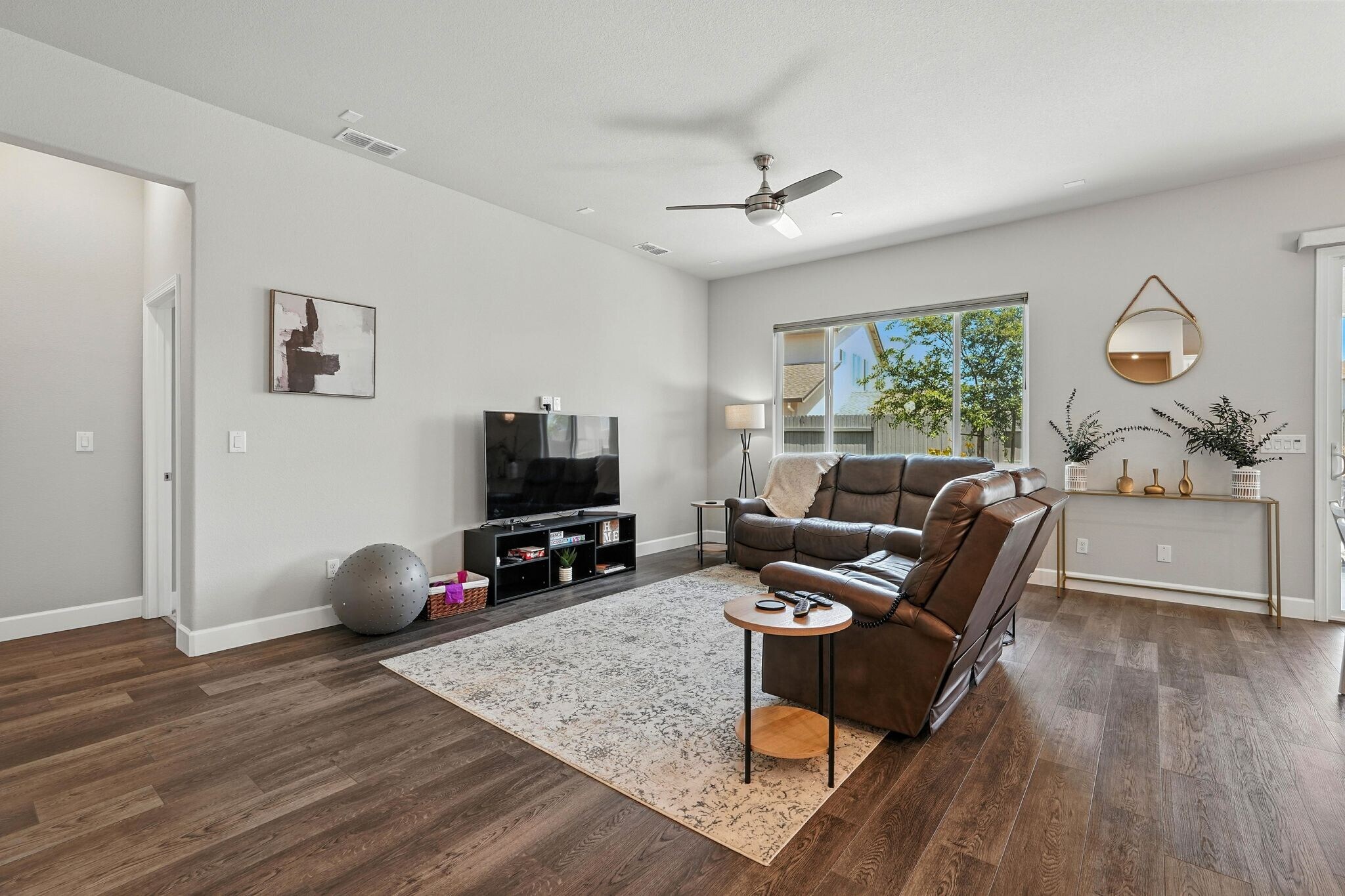 Building Photo - 5049 Cardero Way