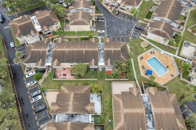 Building Photo - 4540 NW 79th Ave