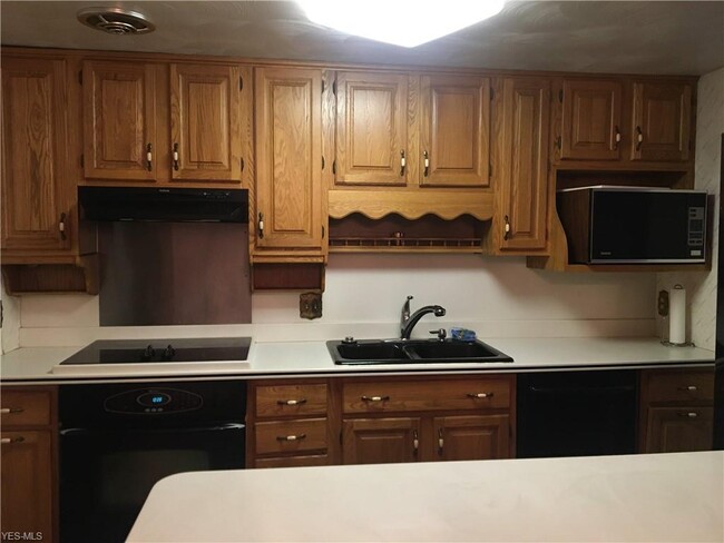 Building Photo - 3753 Whitegate Dr