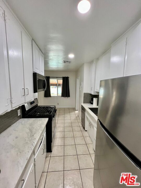 Building Photo - 15732 Covello St