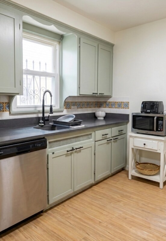 Building Photo - 316 Halle Dr