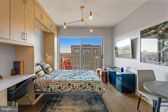 Building Photo - 2550 17th St NW