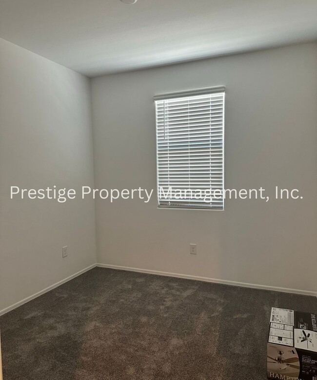 Building Photo - You Have To See The Beautiful 4/2 New Buil...