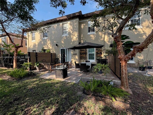 Building Photo - 6923 Julia Gardens Dr