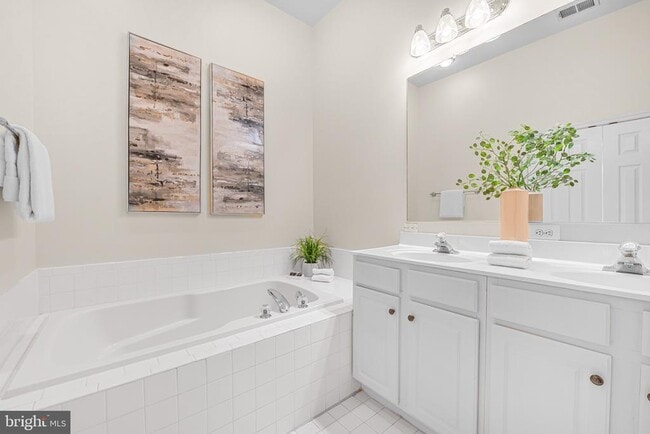 Building Photo - 631 Gatestone St