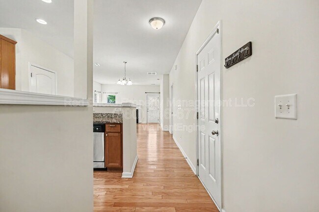 Building Photo - 10420 Benfield Rd