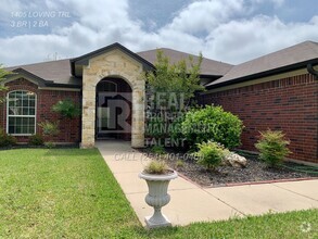 Building Photo - **COMING SOON** 3 Bedroom, 2 Bathroom Home...