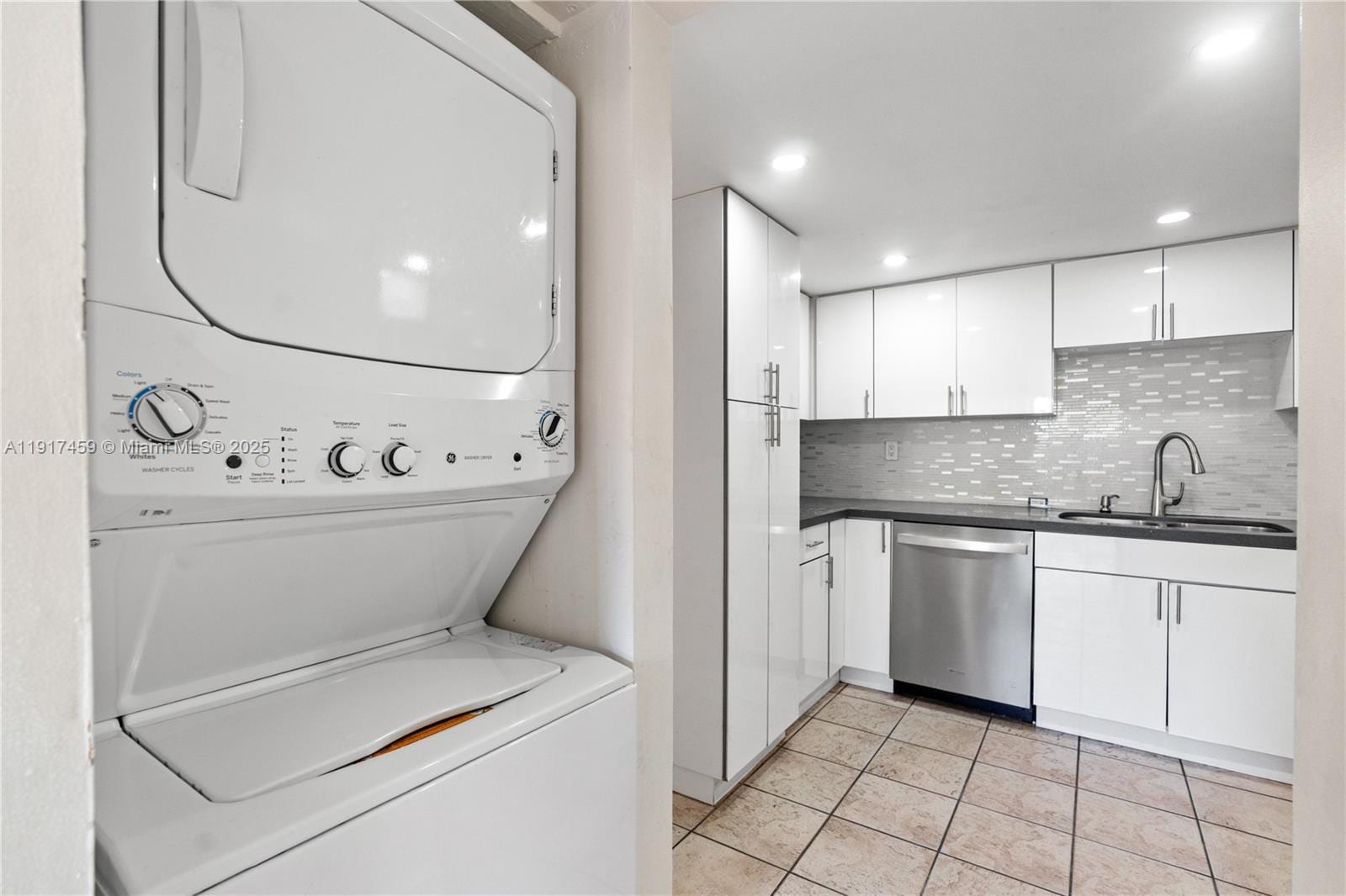 Building Photo - 6241 SW 116th Pl