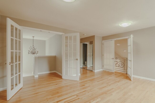 Building Photo - 2 Bedroom 1.75 Bathroom Townhome in Federal Way WA