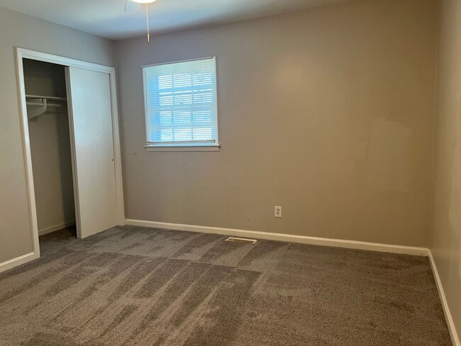 Building Photo - Beautiful Ranch Home In Raleigh, Available...
