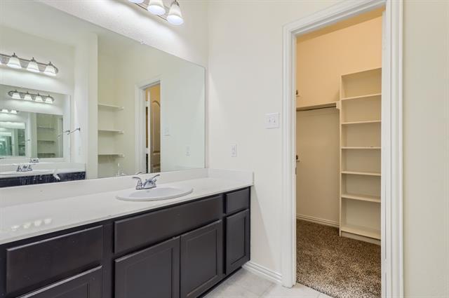 Building Photo - 1320 Lakecrest Ln