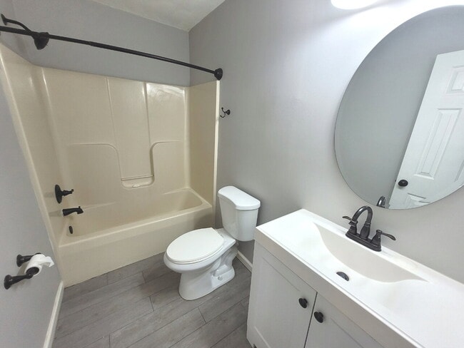 Building Photo - 3 Bedroom, 2.5 Bath Home with Open Floor Plan