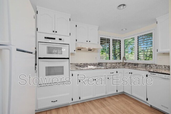 Building Photo - 2232 Oneida Cir
