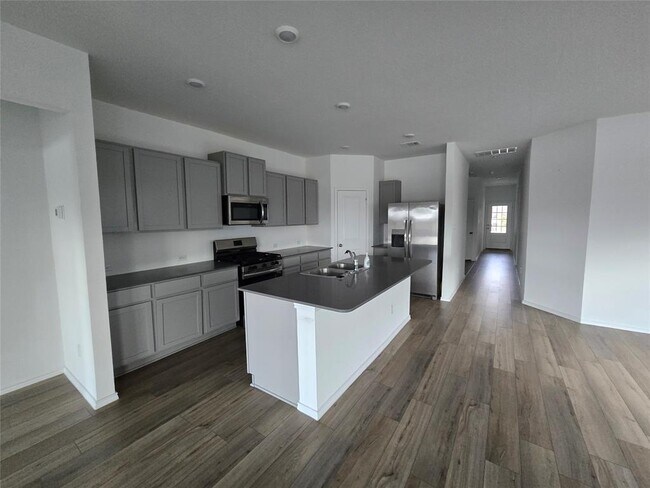 Building Photo - 2516 Four Waters Lp