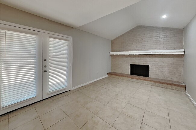 Building Photo - 4474 W Cypress Villas Dr