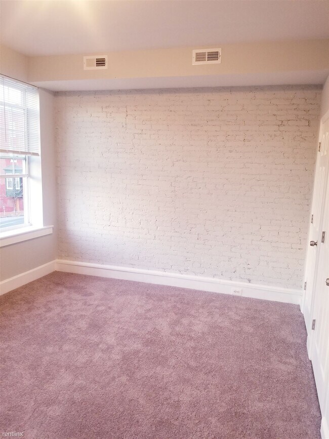 Building Photo - 3 br, 1.5 bath Duplex - 1729 Maryland Aven...