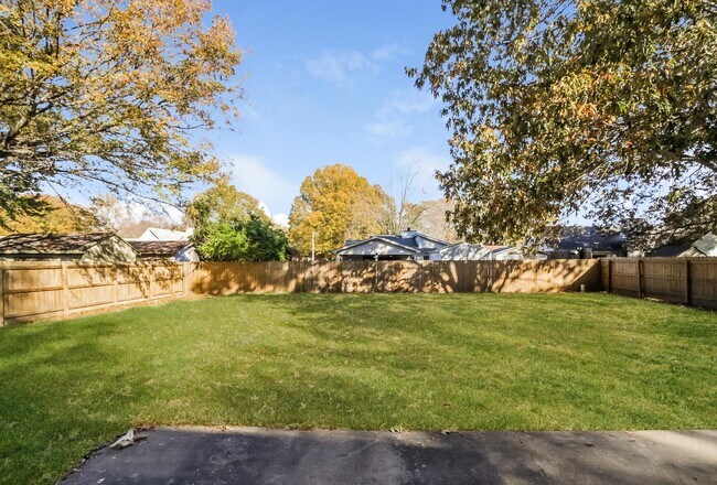 Building Photo - 3858 Cherry Hill Ln