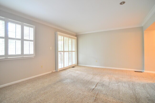 Building Photo - 215 Fort Mitchell Ave