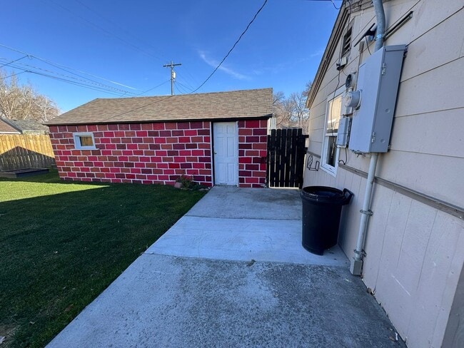 Building Photo - Beautifully Remodeled Home Near Terry Park