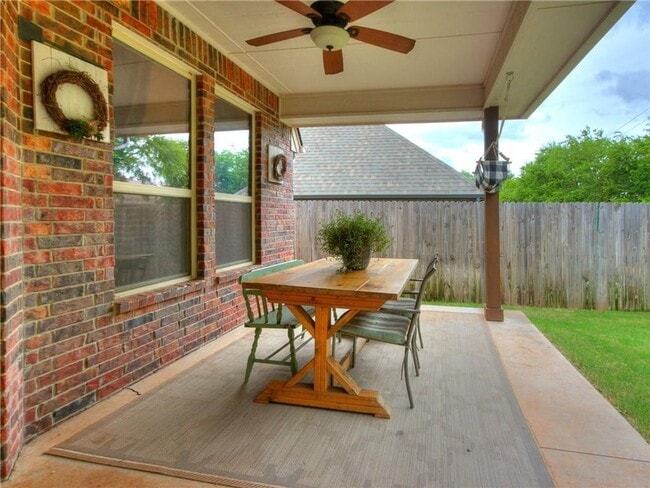 Building Photo - Beautiful 3 bedroom 2 bathroom home in Mon...