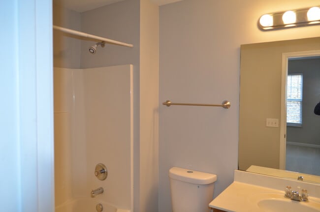 Building Photo - 1401 Peppermint Ln