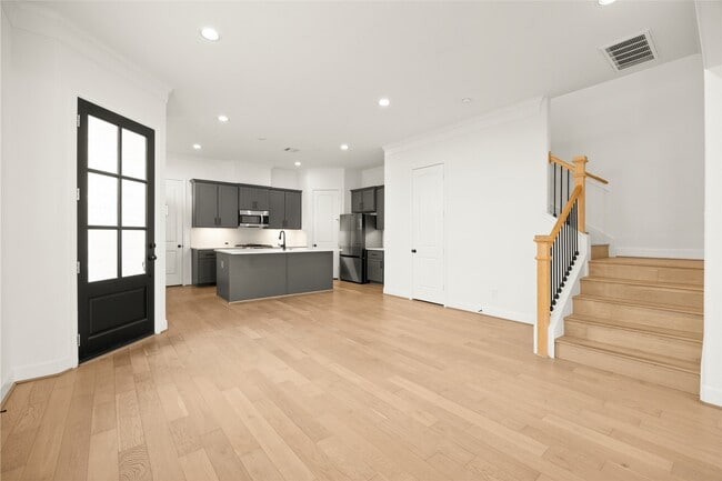Building Photo - 946 Judiway St
