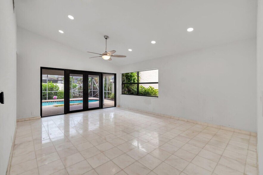 Building Photo - 7810 Villa Nova Dr