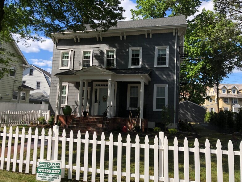 Building Photo - 361 Belleville Ave