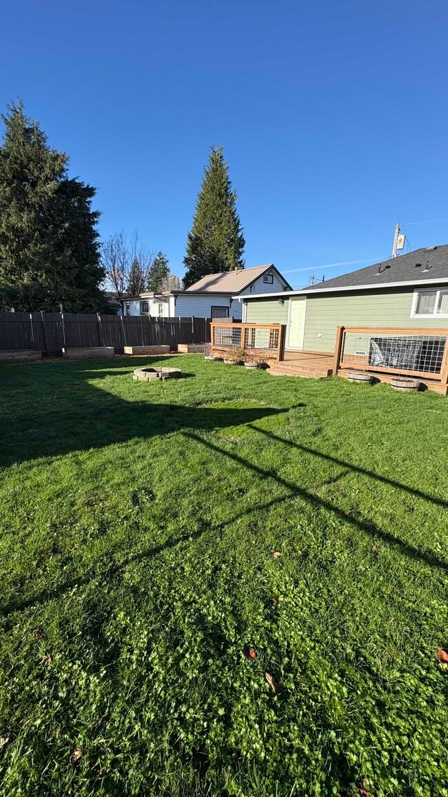 Building Photo - 1956 Lowell Ave