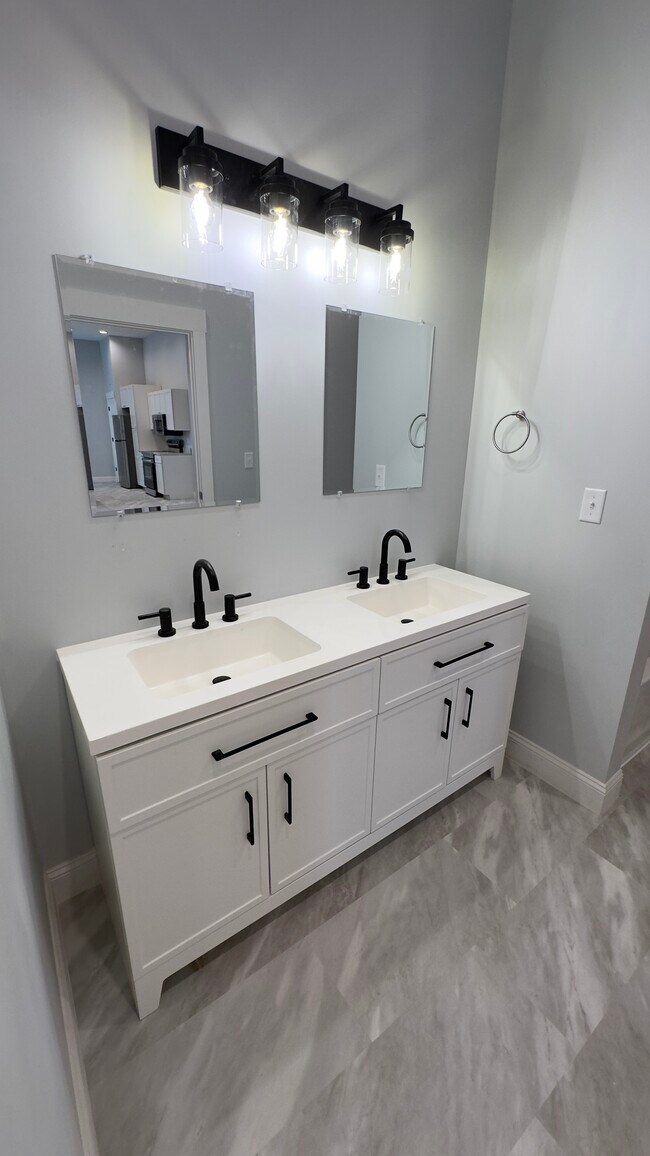 Building Photo - Downtown Rental Units