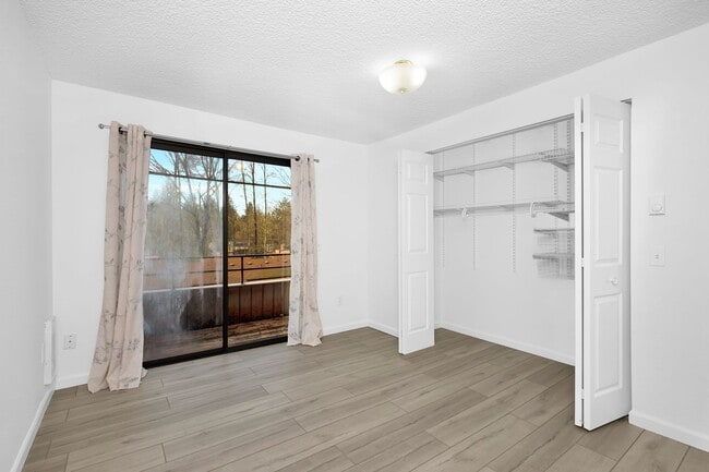 Building Photo - Privacy without the yard work - 3 Bedroom South Seattle Townhouse (Secure before the new year!)